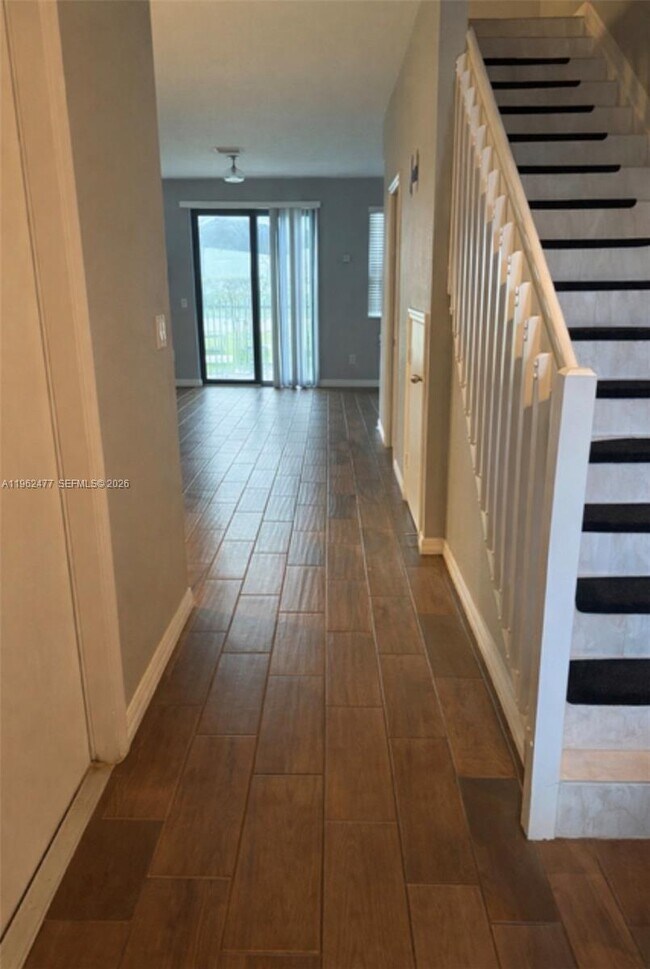 Foto del edificio - 1040 NW 33rd Ct