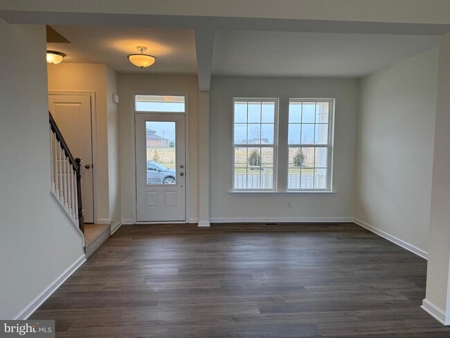 Building Photo - 414 MacLaren Ln