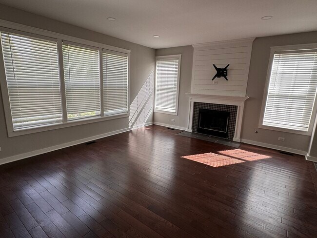 Foto del edificio - 2784 Rosehall Ln
