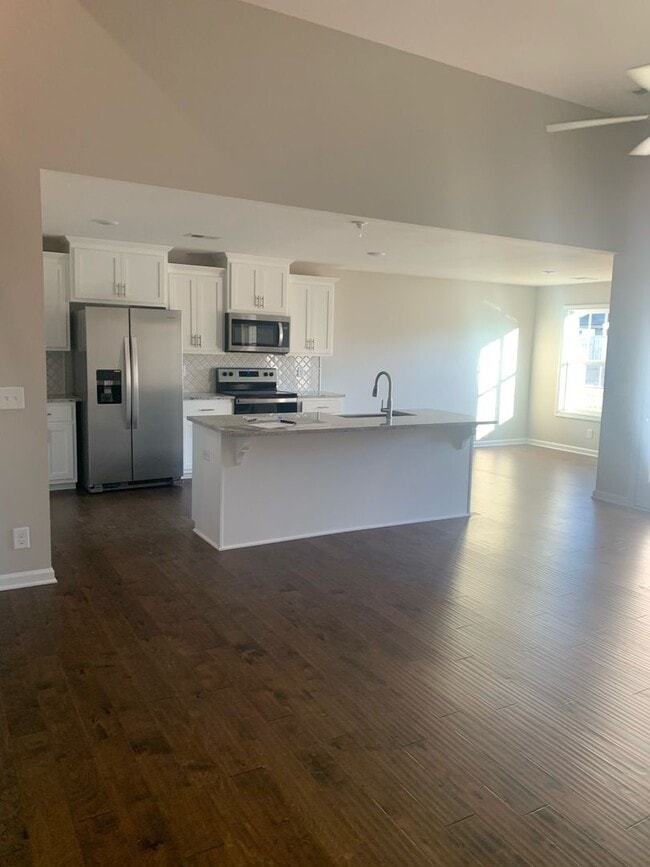 Building Photo - 804 Waldon Ct