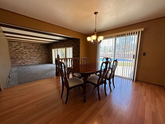 Building Photo - Spacious 2BR \2.5BA With Pool !