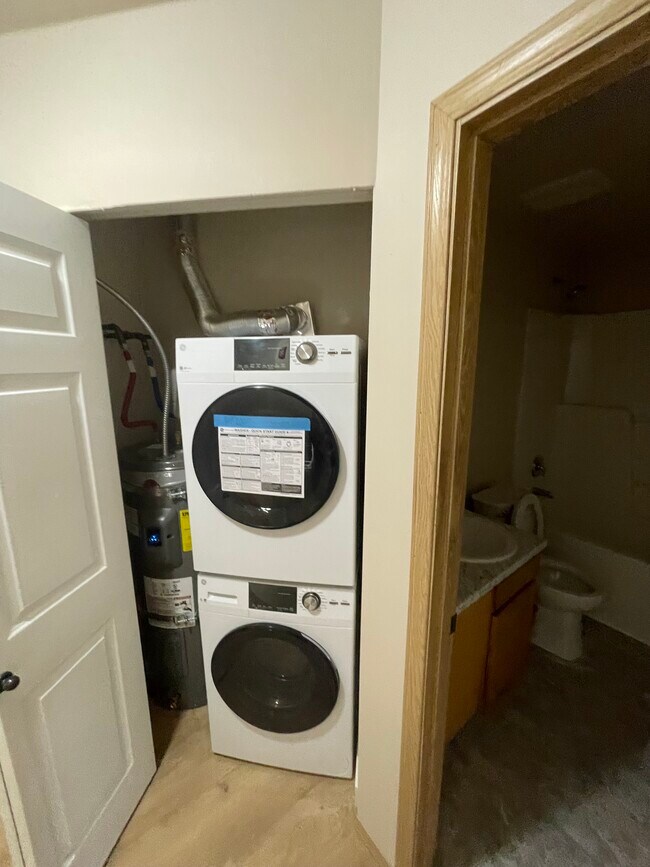 Foto del edificio - 3010 Everett Ave