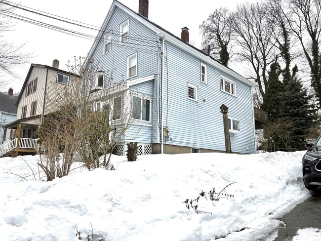 Building Photo - 74 Vernon St