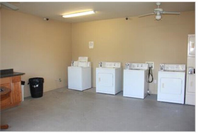 Foto del edificio - 42493 Barry Ct