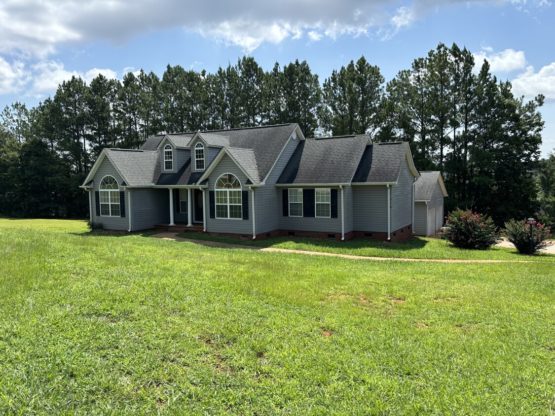Foto principal - 218 Elise Dr