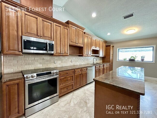 Foto del edificio - "Modern 3-Bed, 2-Bath Suntree Pool Home at...