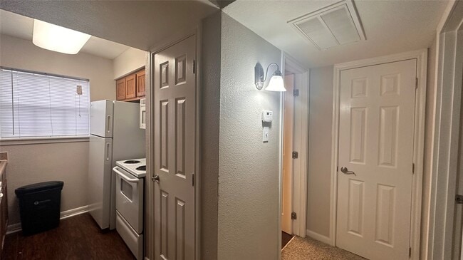 Foto del edificio - 7315 Brompton St