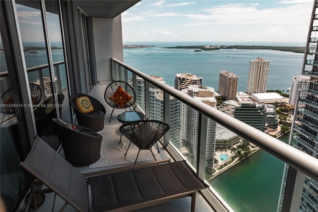 Building Photo - 475 Brickell Ave
