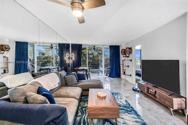 Foto del edificio - 120 Royal Pk Dr