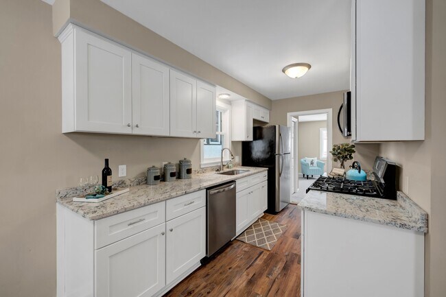 Foto del edificio - 2100 Randolph Ave