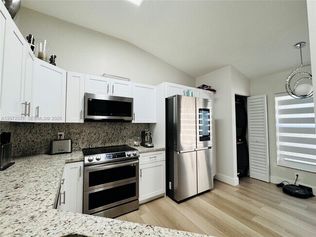 Foto del edificio - 1480 Sweetbay Way