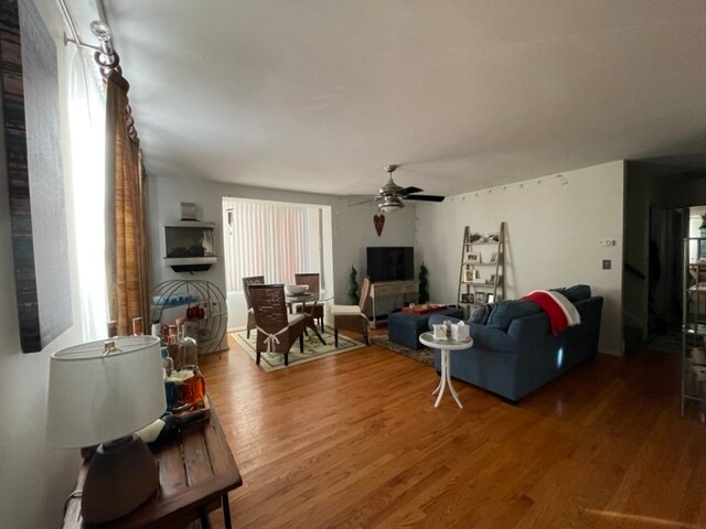 Living Room - 425 Shore Rd