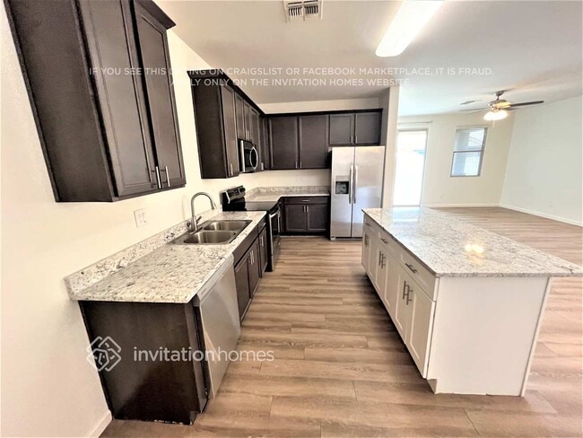 Foto del edificio - 17950 W Tina Ln