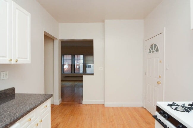 Foto del edificio - 1030 Dempster St