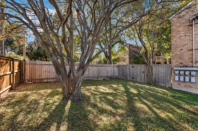 Foto del edificio - 5604 Woodrow Ave