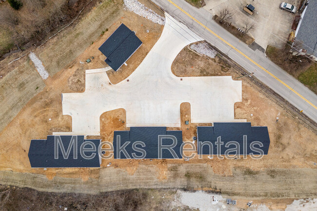 Building Photo - 25 Cottage Ln
