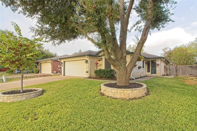Building Photo - 1418 Thibodeaux Dr