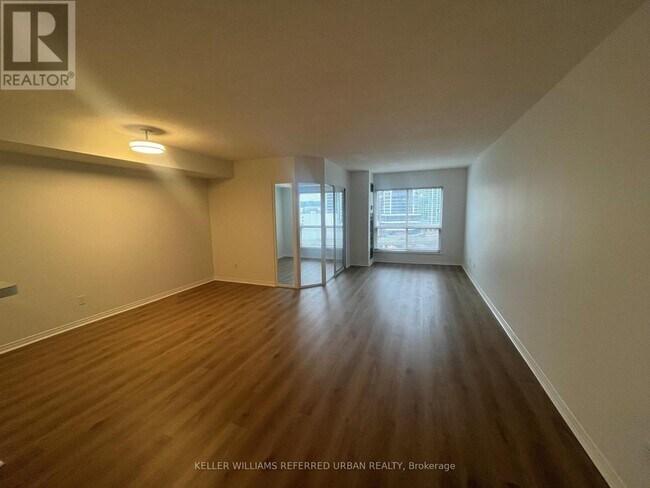 Photo du bâtiment - 25 The Esplanade