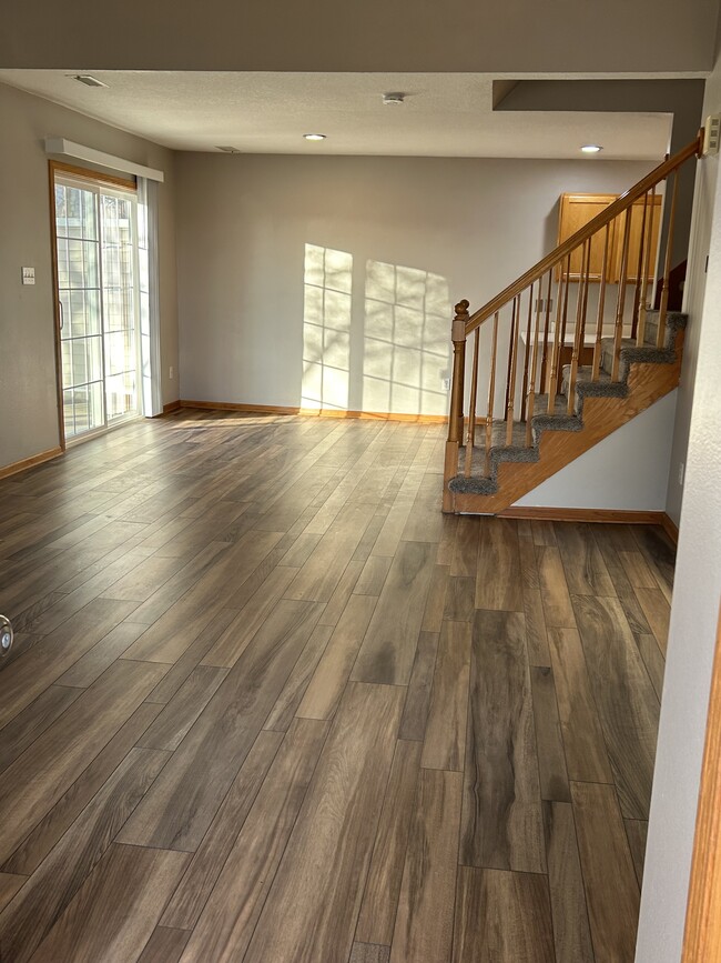 Foto del edificio - 7425 Wistful Vista Dr