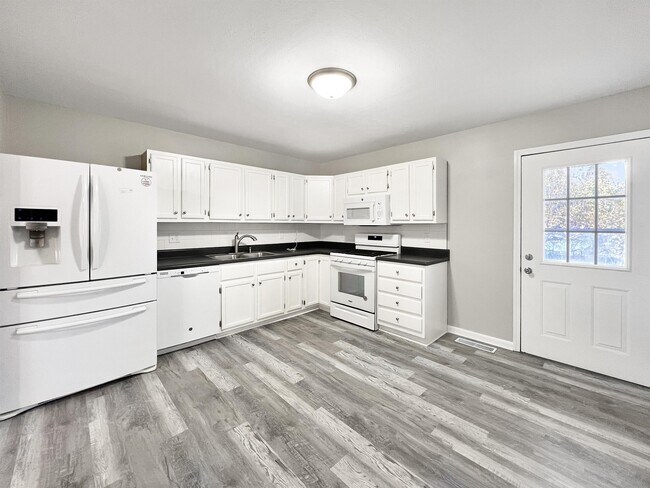 Foto del edificio - 1560 Bluefield Dr