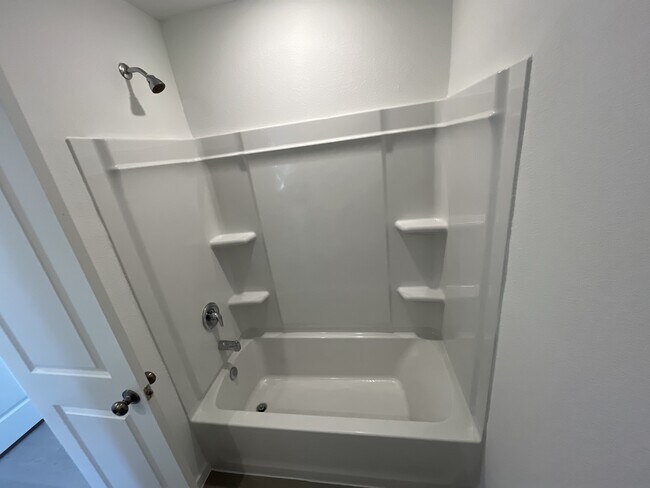 Building Photo - 1223 Falcon Hts Dr