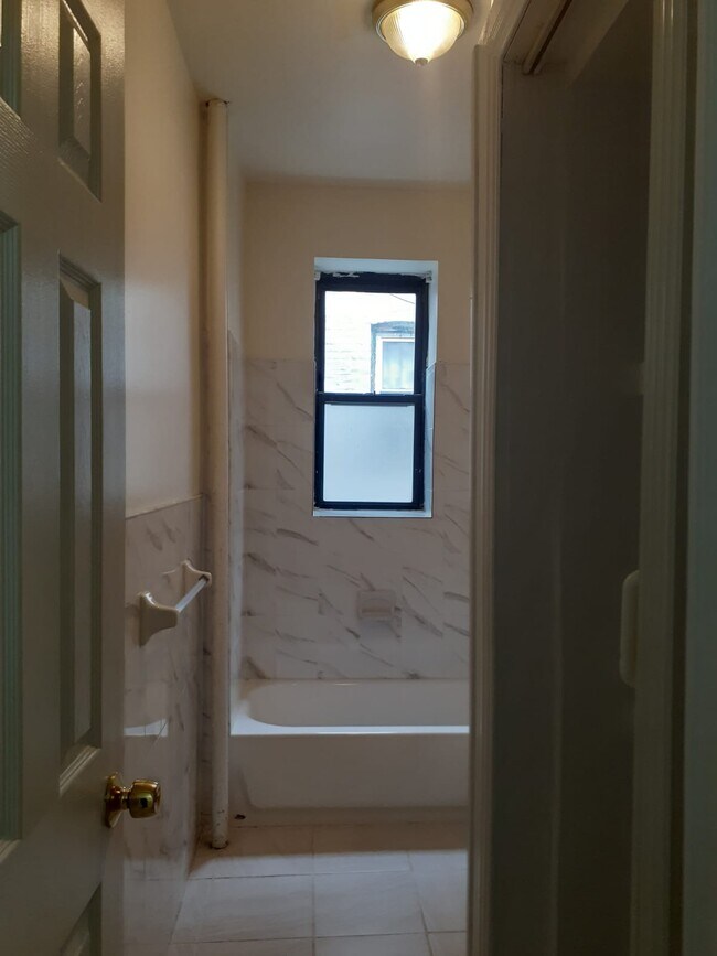 Bath - 149 E 93rd St