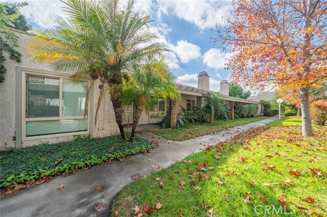 Foto del edificio - 10051 Hidden Village Rd