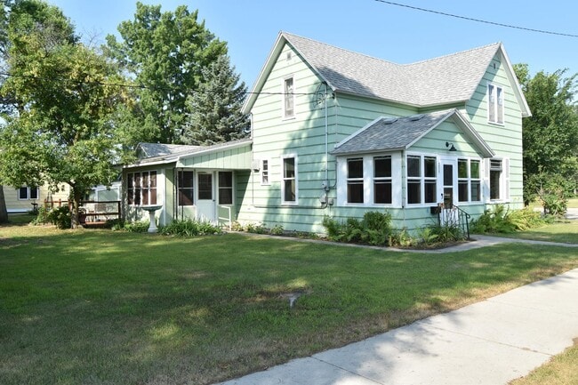 Building Photo - 3 Bed/1 Bathroom House in Perham