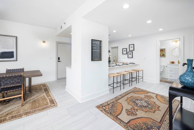 Interior Photo - Ilion