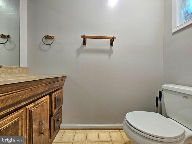 Building Photo - 8561 Southlawn Ct