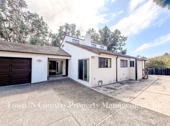 Foto del edificio - 26142 Carmel Knolls Dr