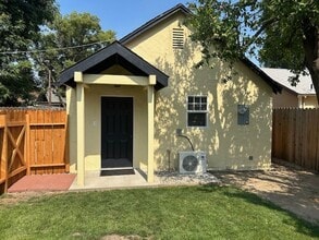 Building Photo - 2701 San Emidio St