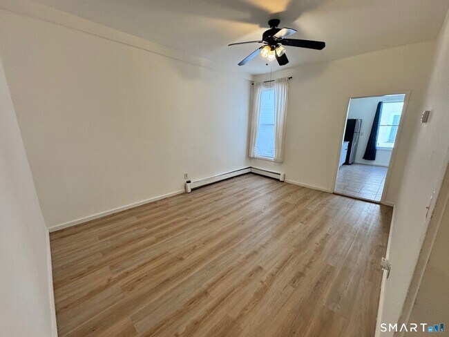 Building Photo - 1-3 Seeley St