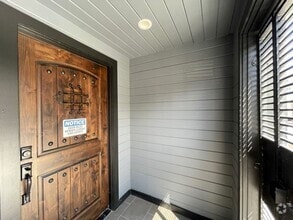 Building Photo - 938 Ingerson Ave