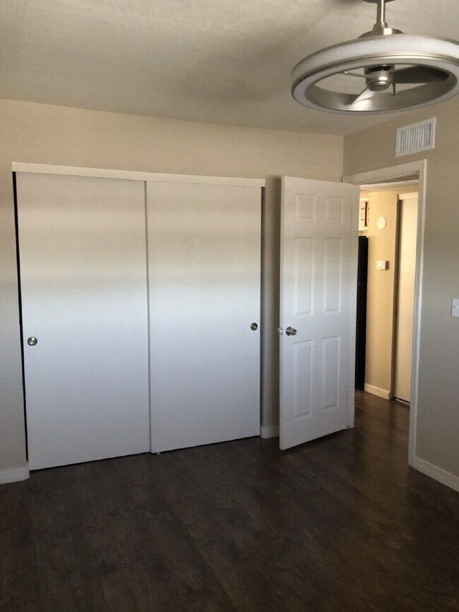 Building Photo - 2nd Floor Condo, all on one level