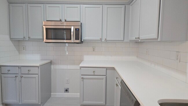 Foto del edificio - 9961 Queens Rd