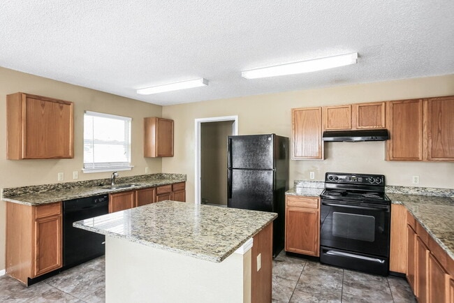 Building Photo - 5768 N Peppereel Way