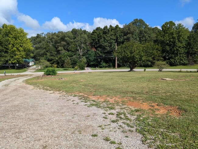 Building Photo - Cozy 2 Bed, 1.5 Bath Home