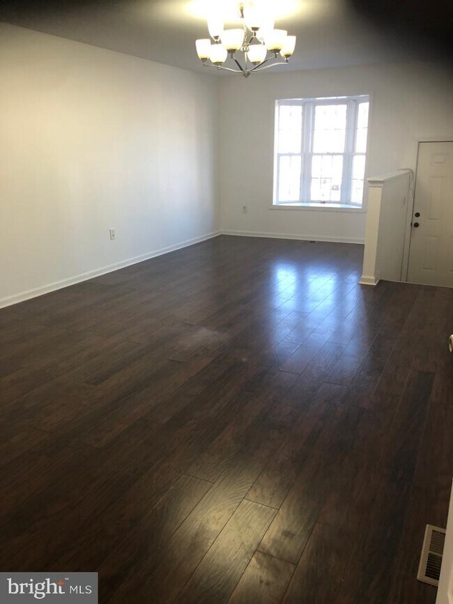 Foto del edificio - 319 Goldsmith Ln