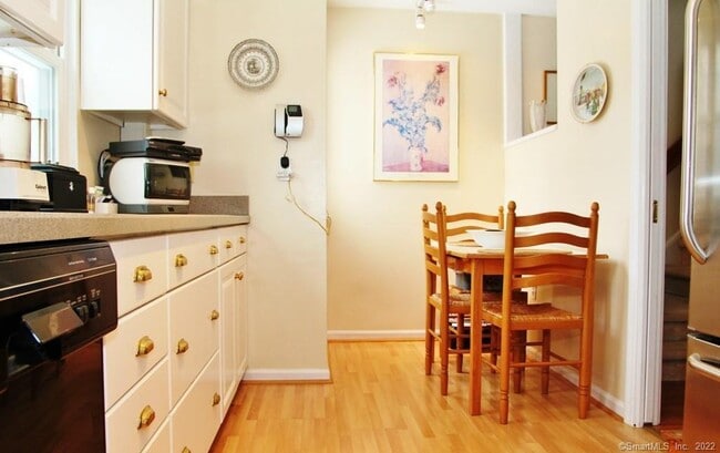 Building Photo - 45 Highland Rd