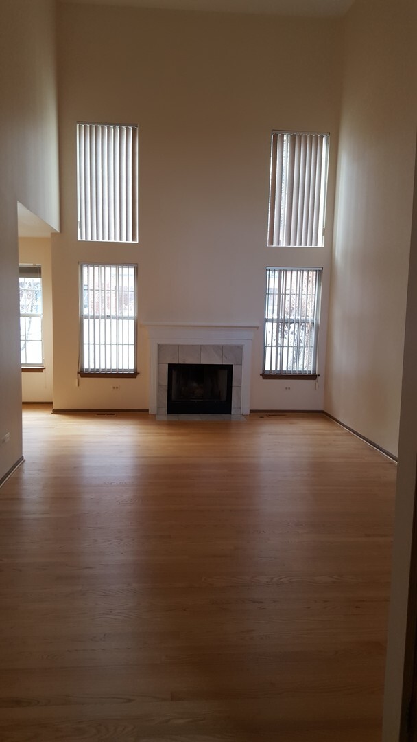 Building Photo - 4003 Amalfi Dr
