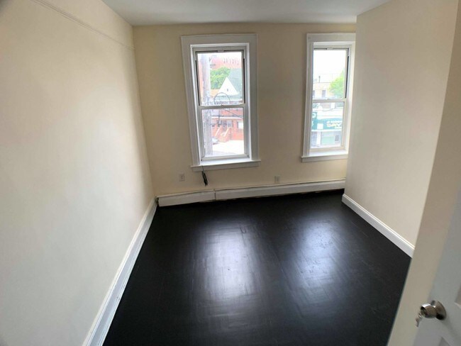 Foto del edificio - 1740 Flatbush Ave