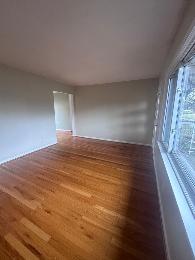 Photo - 3 bed, 2 full bath House in 40218 - $2,200/month