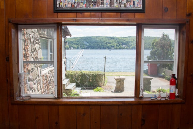 Foto del edificio - 49 somerville rd