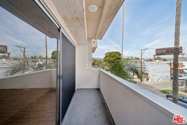 Foto del edificio - 131 Orlando Ave