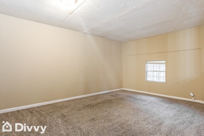 Building Photo - 624 Robert E Lee Pkwy