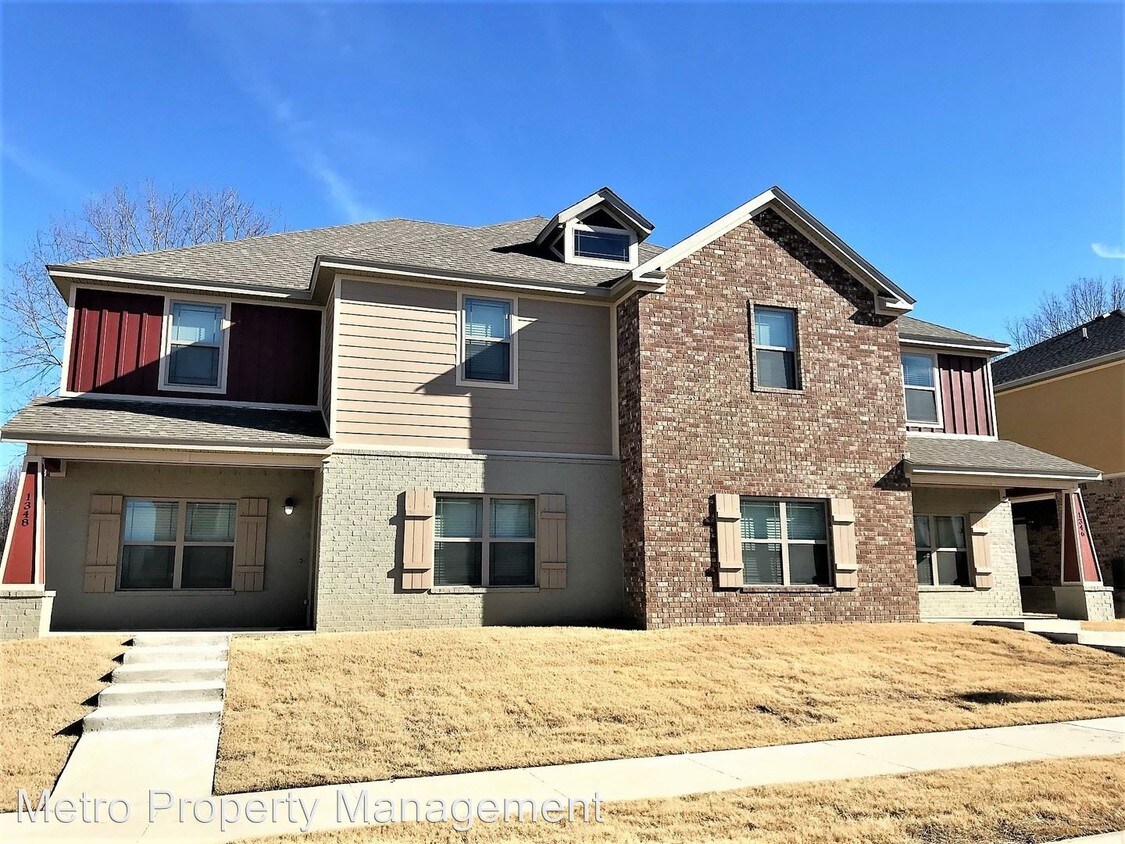 Primary Photo - 1348 N Corsica Dr