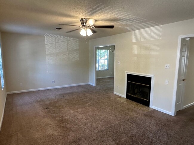 Building Photo - 134 Lauren Cir