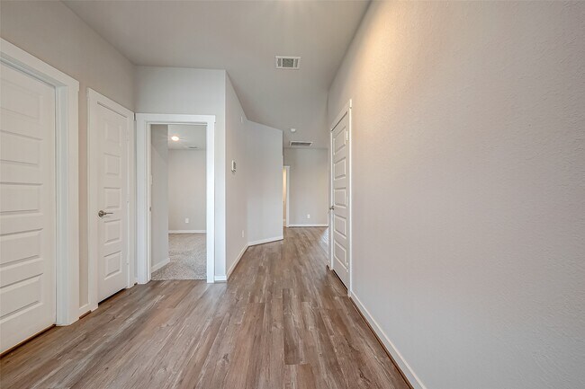 Building Photo - 19010 Norbury Pk Ln