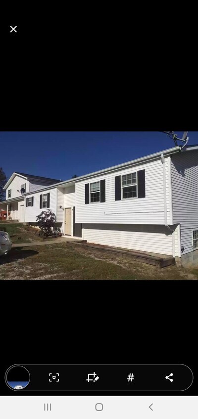 Foto principal - 145 Short Ln